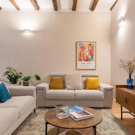 Designer In A Unique Setting Near M2 - Berra 10 ميلان